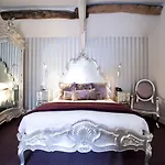 The Royal Otel 3*