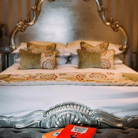 The Royal Hotel 3*