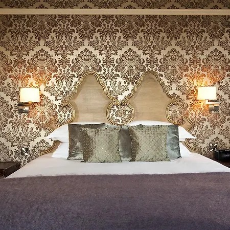The Royal Hotel 3*