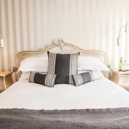 The Royal 3* Kirkby Lonsdale