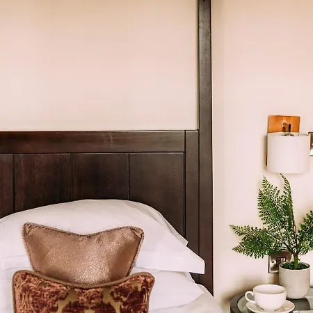 The Royal Hotel 3*