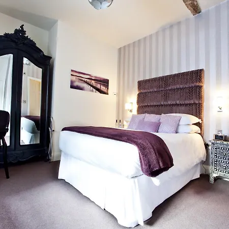 The Royal Hotel 3*